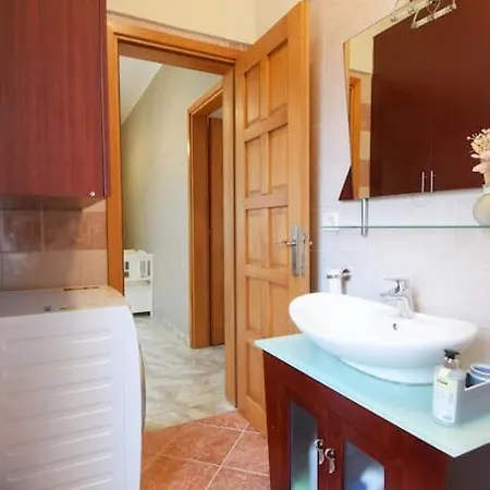 Iris -odlicno Mjesto U Centru Pule *