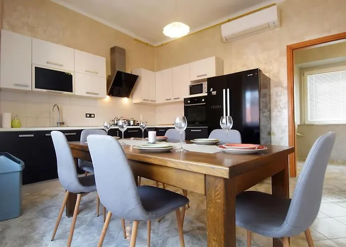 Apartment Iris -odlicno Mjesto U Centru Pule