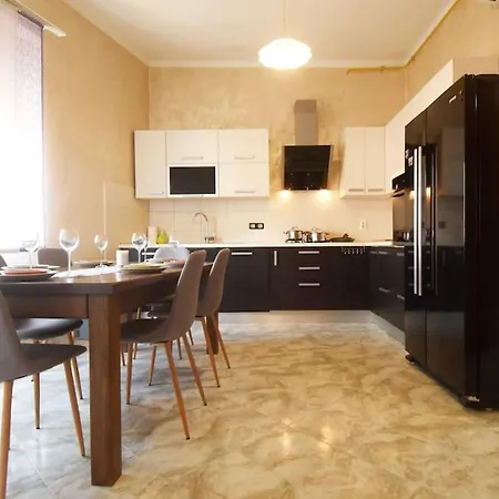 Appartement Iris -odlicno Mjesto U Centru Pule Pula